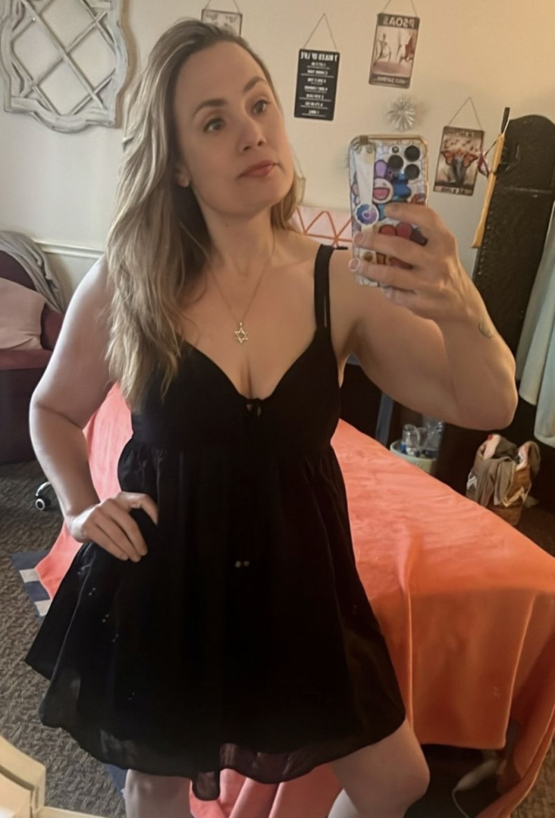 Curvyred 5