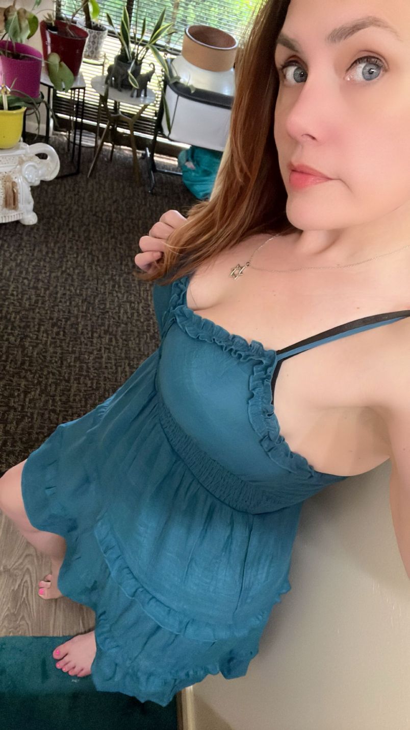 Curvyred 5