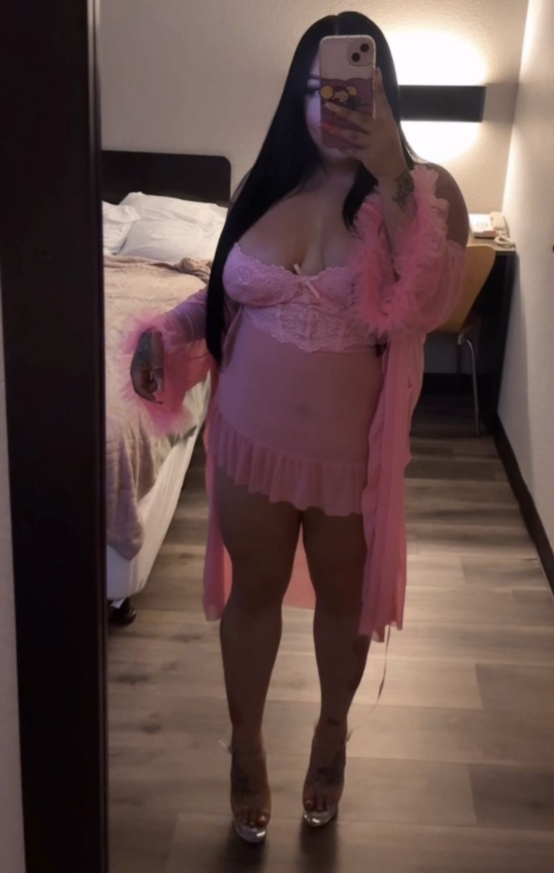 Luxurious Jennifer 10