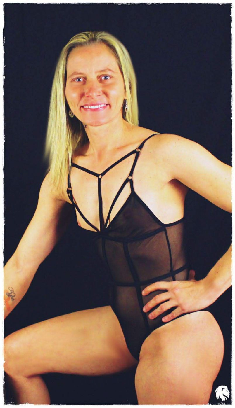 Hailee Incall And Out 8