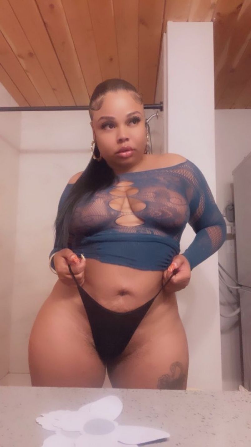 Pretty Pussy Latina 11