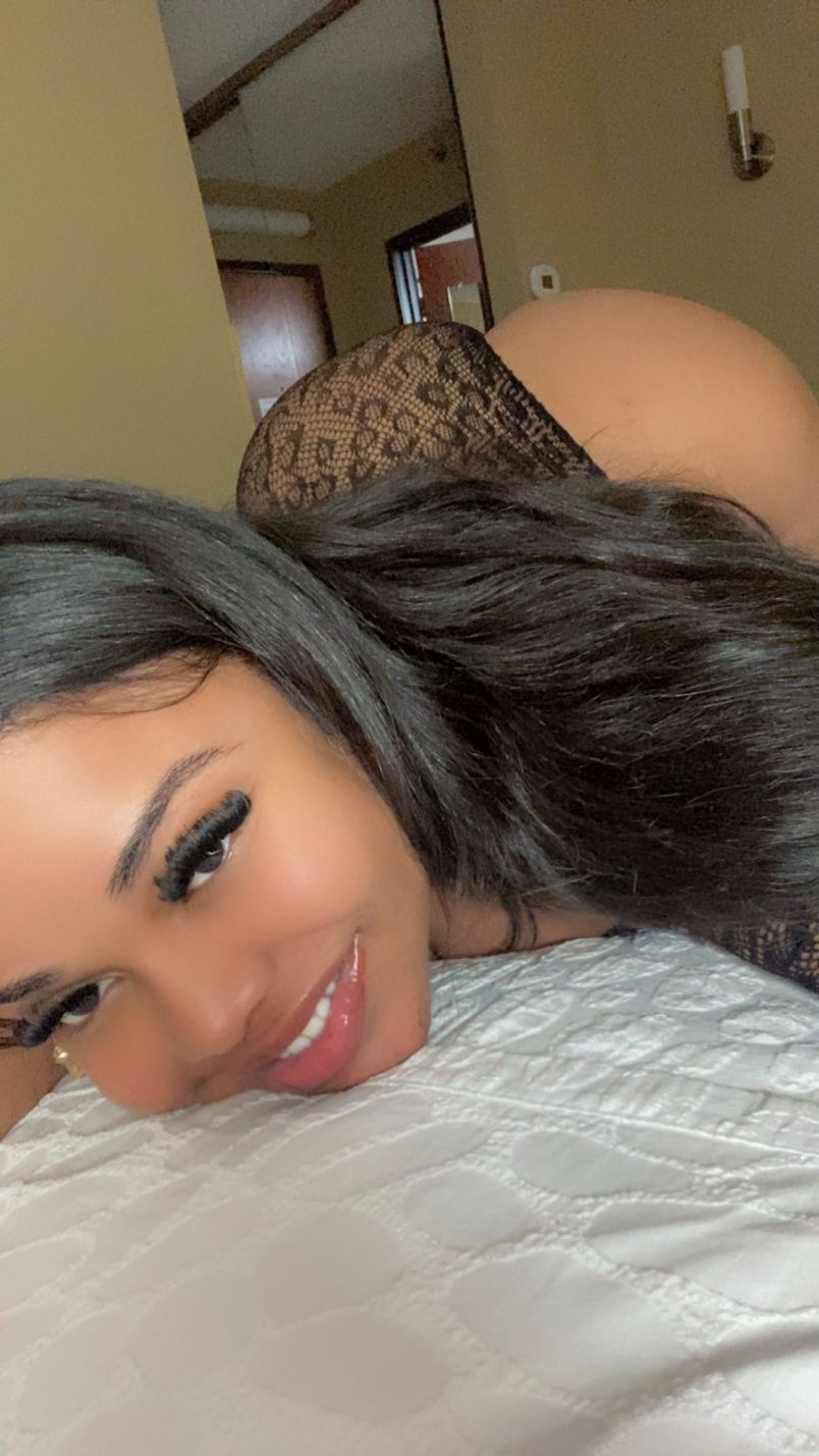 Pretty Pussy Latina 9