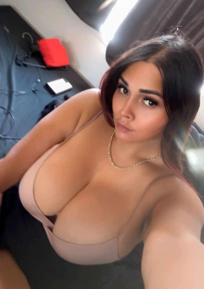 Bombshell Ariah 5