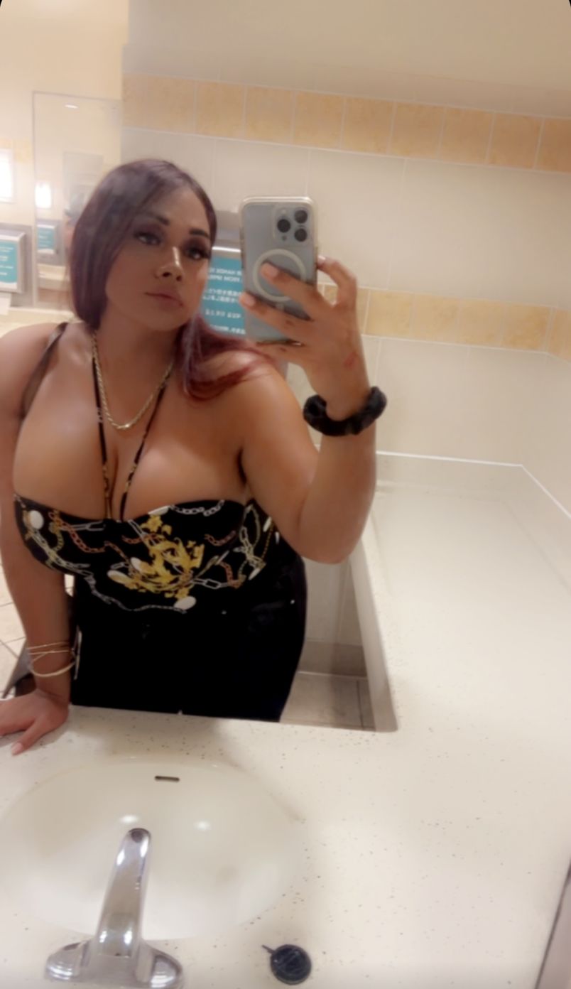 Bombshell Ariah 10