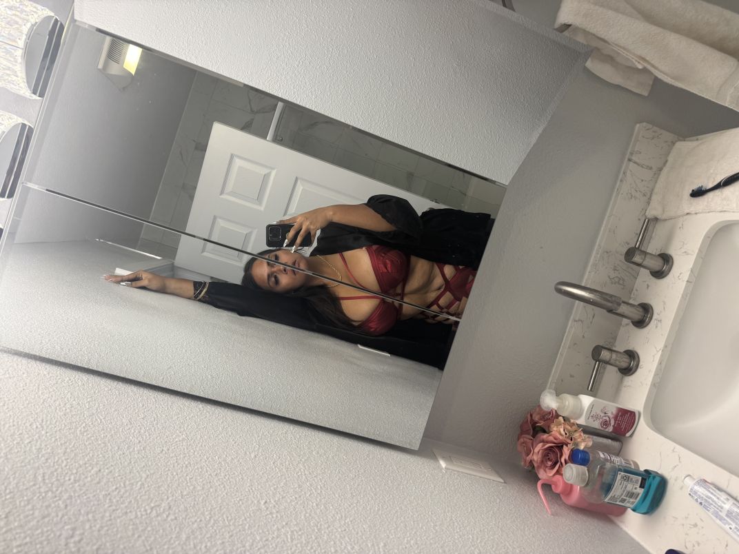 Bombshell Ariah 12