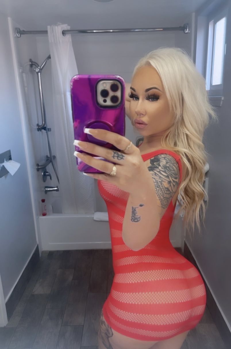 Seductive Classy Blon 2