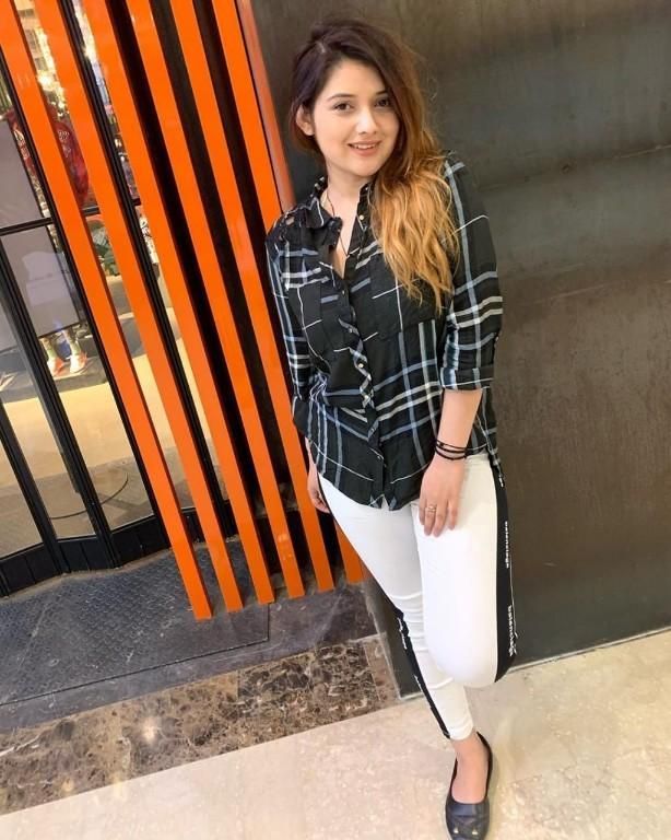 Delhi Escort Agency 4