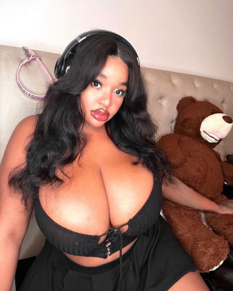 Nikitaxx Ebony 2