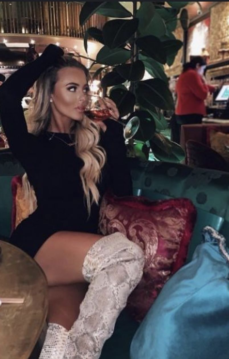 Alice Visiting Town 7