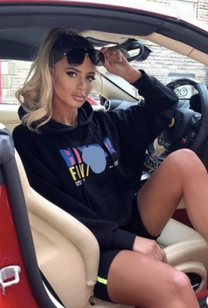 Alice Visiting Town 3