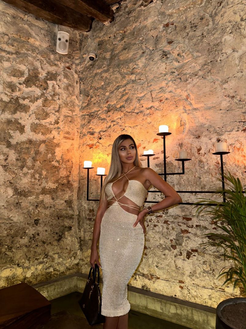 Latinasinthebahamas 2