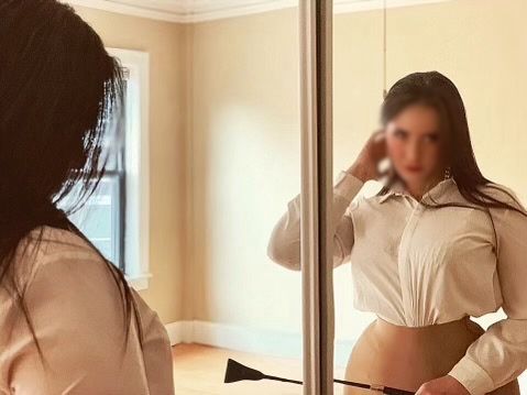 Alessandra Minutti 13