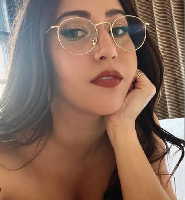 Elizabeth 2