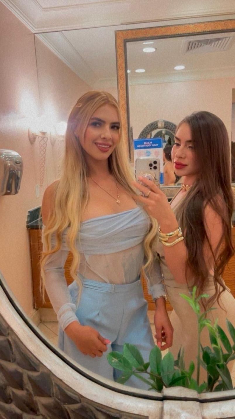 Chica Rubia Alta Delg 6