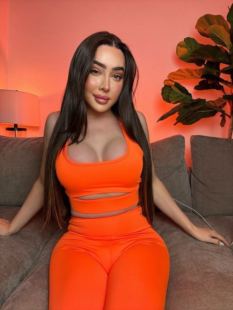 Curvy  Erotic  Juicy 2