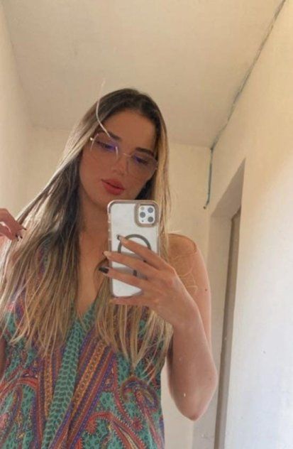 Linda in TAMPA AIRPOR 4