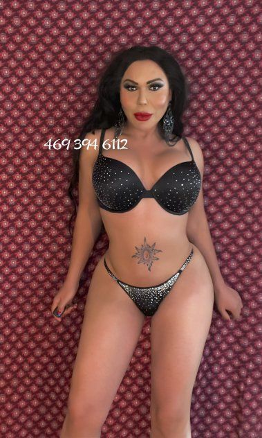 Sexy curvy TRANS TS a 3