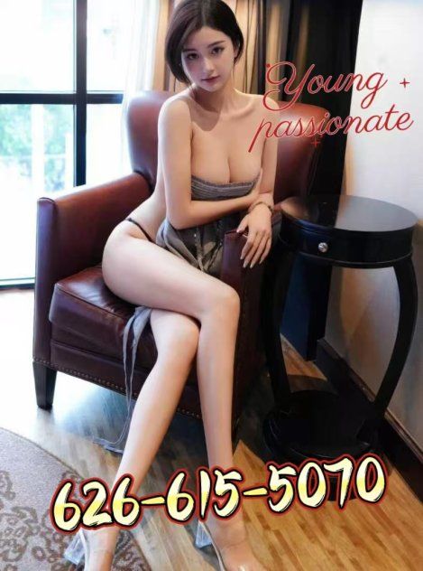 ❤️Sexy Busty Attr 4