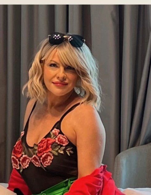 Victoria super busty  3