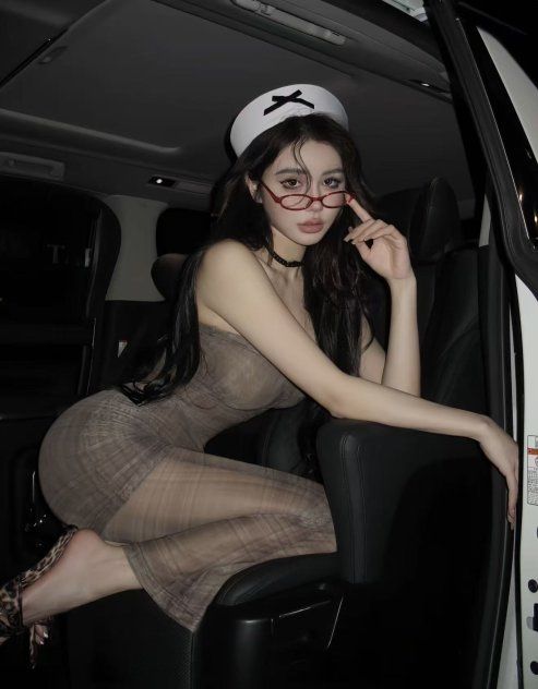 sandy, 22 years old 1