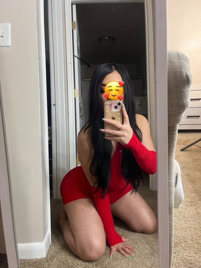 Curvy Charmer 4