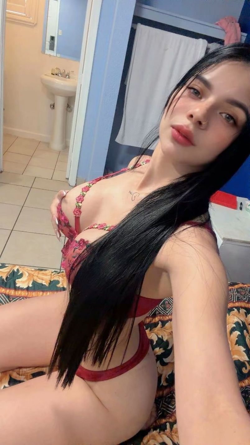 Captivating Naomi 2