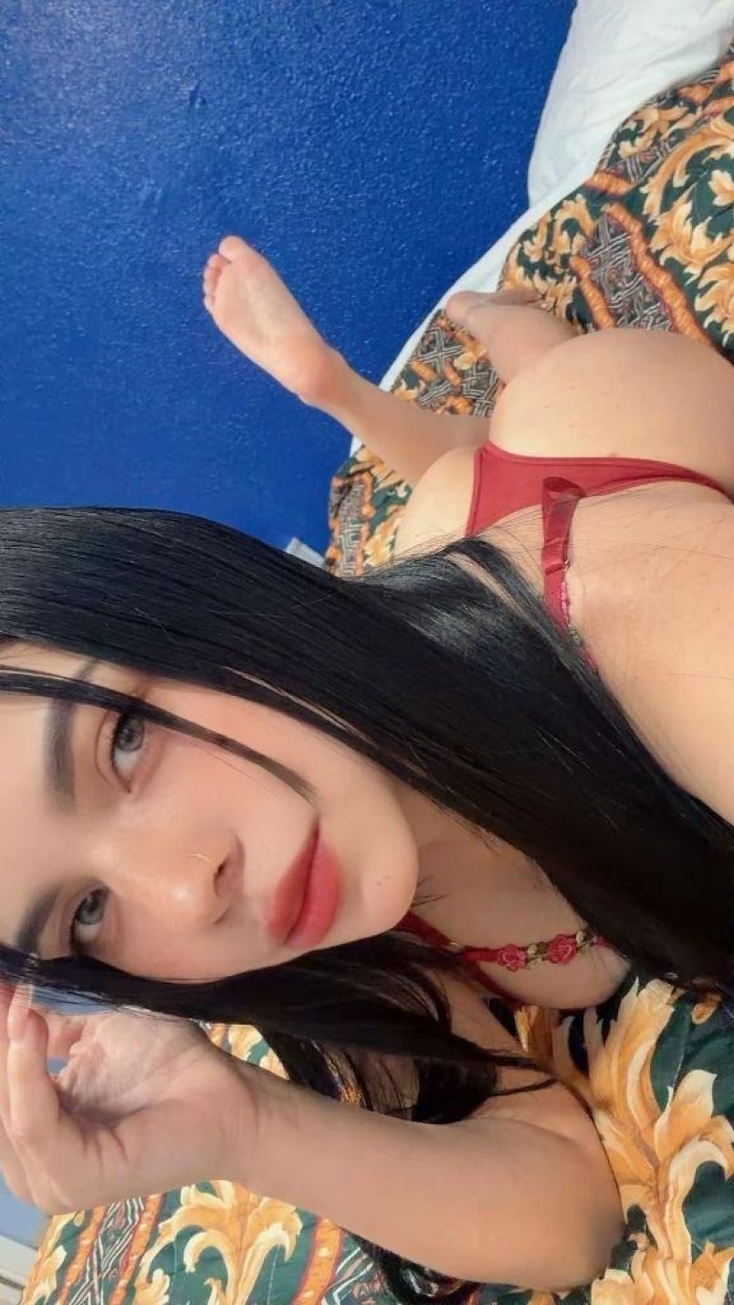 Captivating Naomi 4