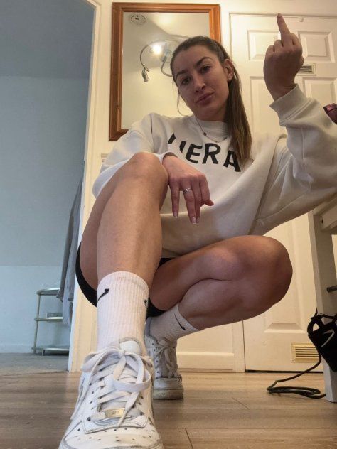 OLIVIA 3