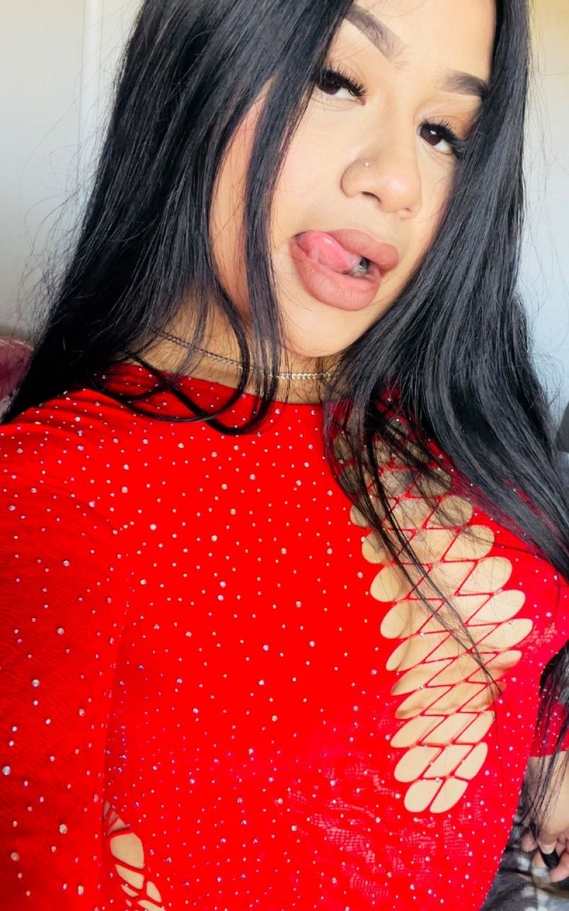 Sizzling Sofia 1