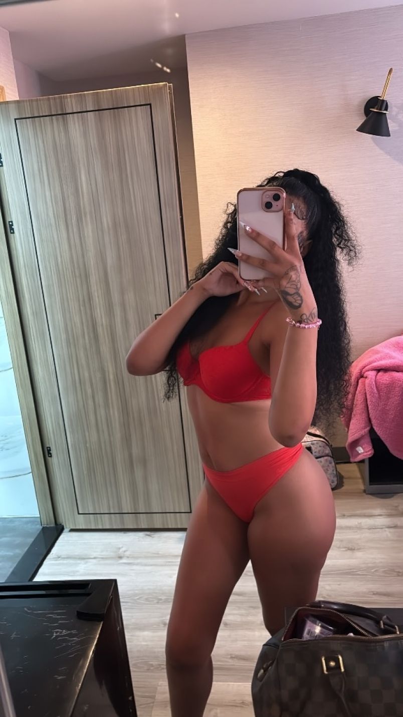 Lux Layla 3