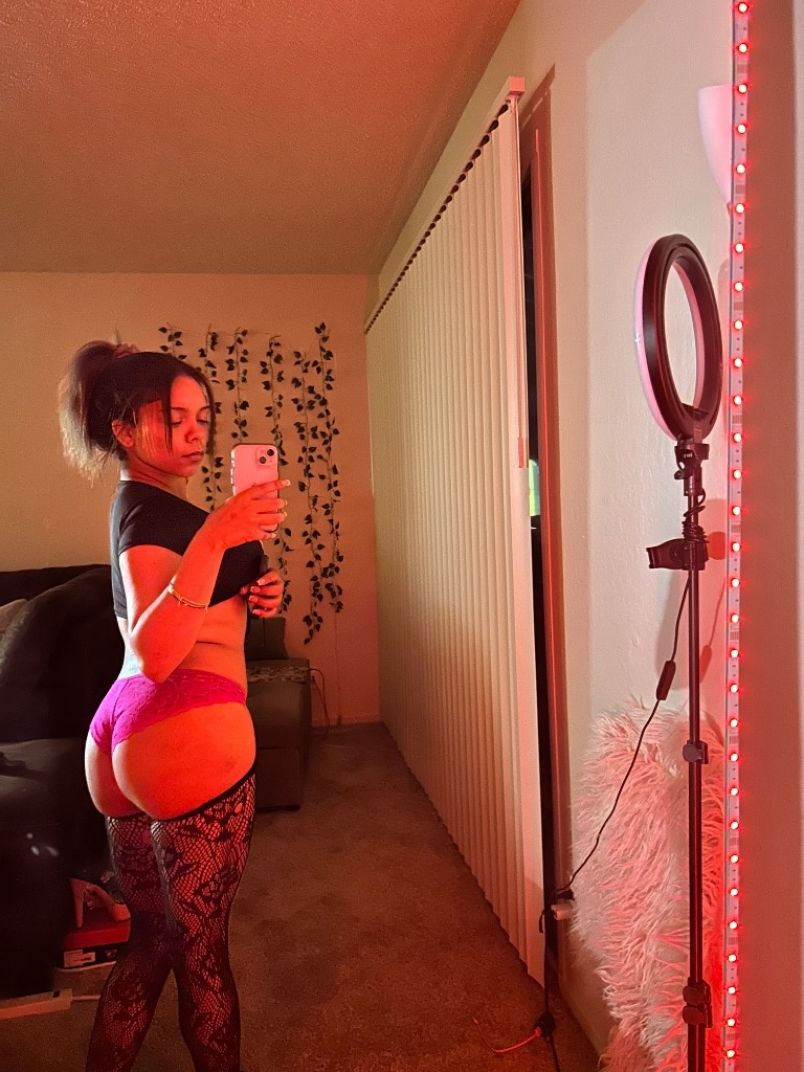 Busty Marie 3