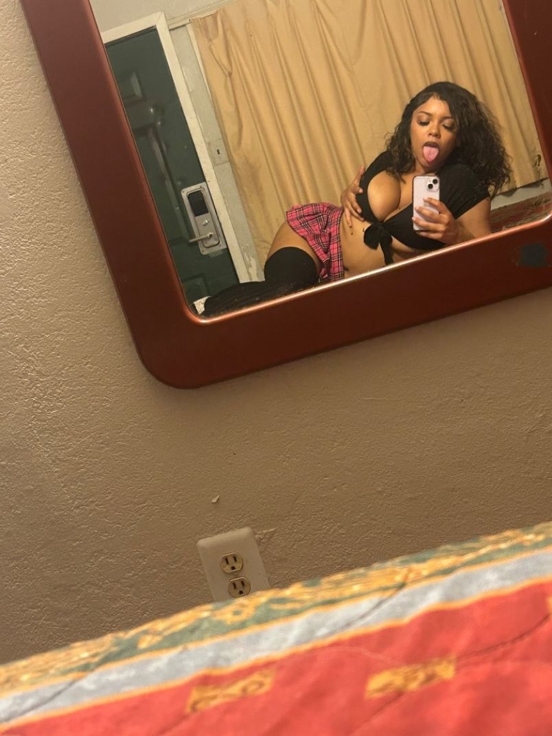 Busty Marie 2