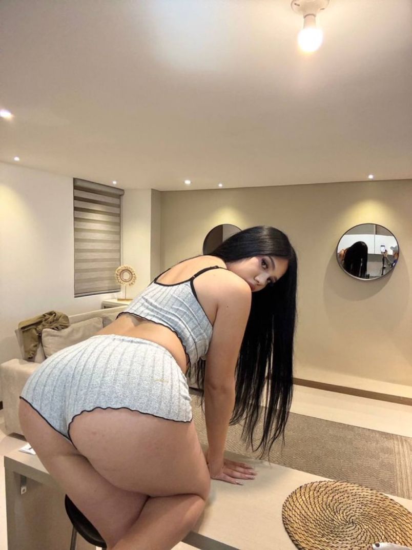 Camilla 6