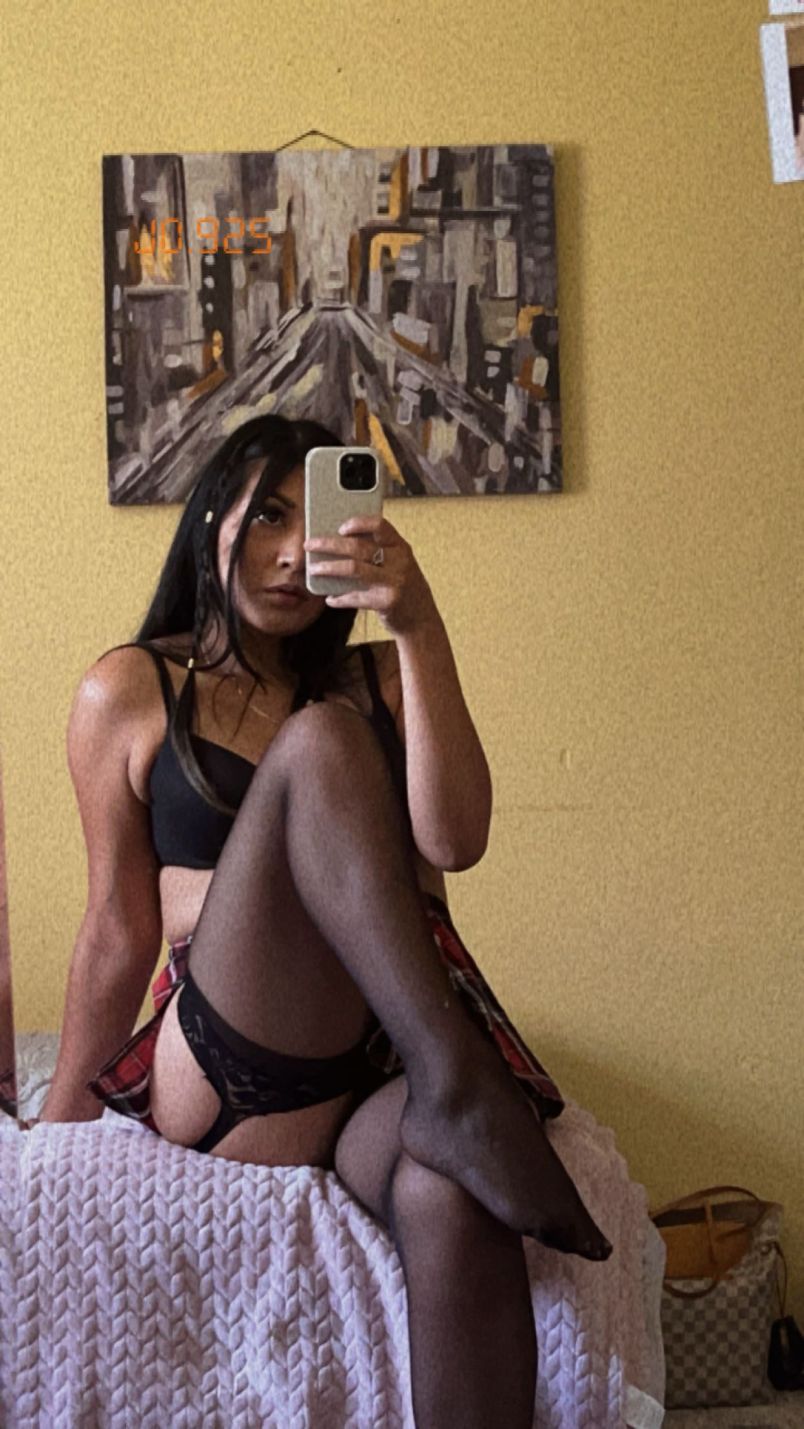 Ezabella Amoree 2