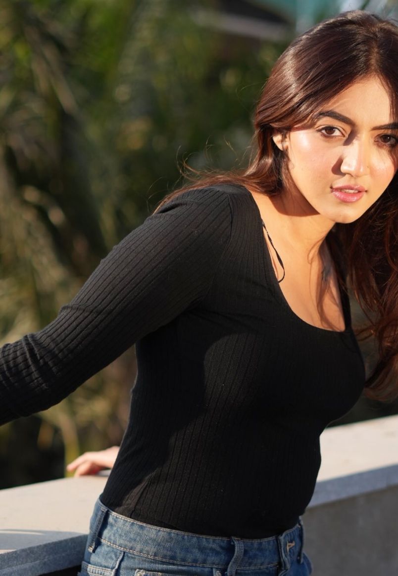 Dubai Escort Pooja 8