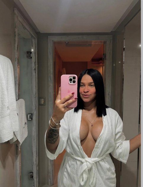 Mía 4