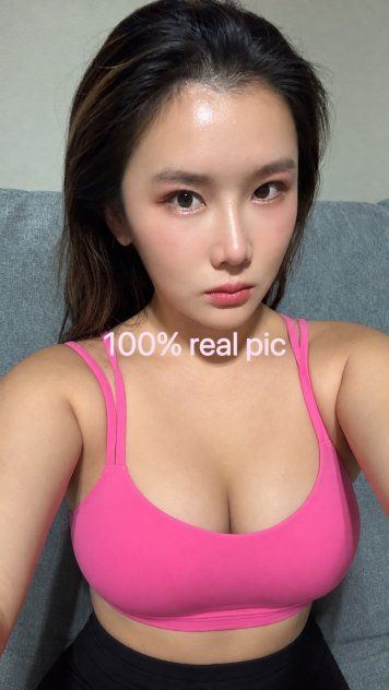 Young pretty girl tik 1