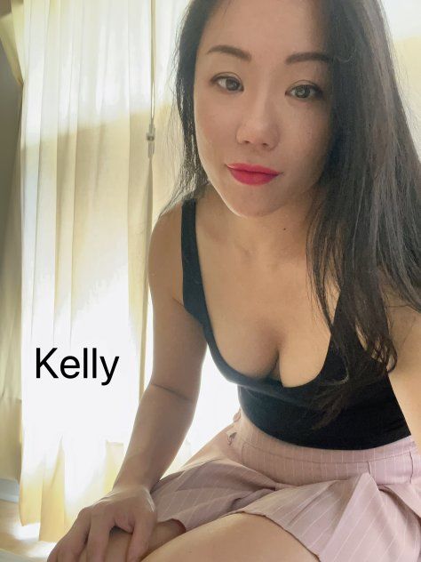 Anna and Kelly 4